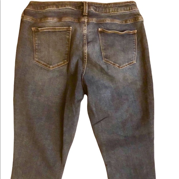 Universal Thread Skinny Jeans 12/31 - Picture 2 of 3